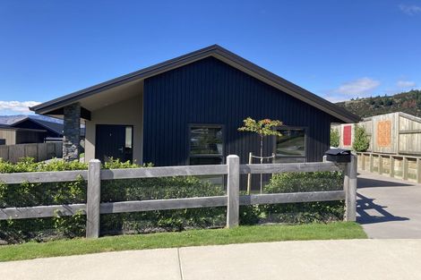 Photo of property in 3 Bargour Street, Wanaka, 9305