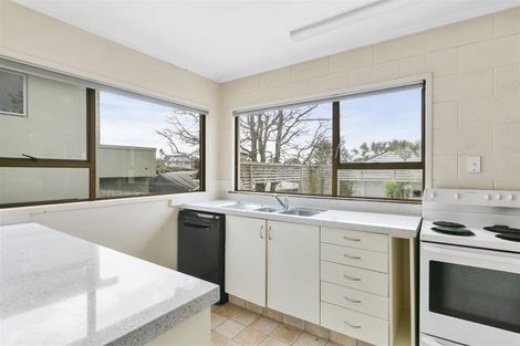 Photo of property in 1/2 Salem Place, Torbay, Auckland, 0630