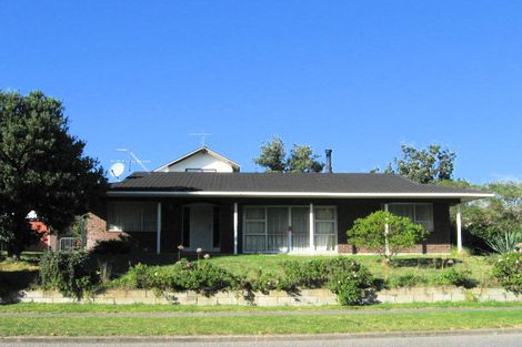 Photo of property in 62 Queens Road, Waikanae Beach, Waikanae, 5036