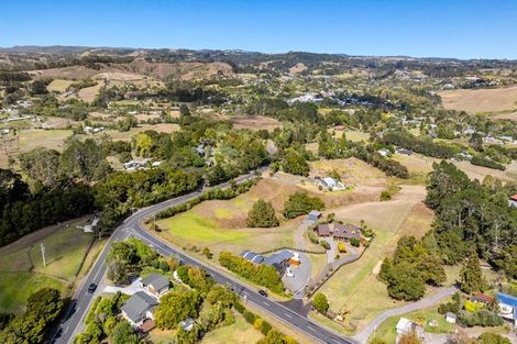 Photo of property in 11 Taylor Road, Waimauku, 0882