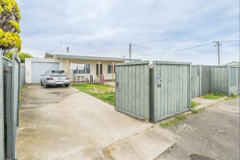 Photo of property in 32 Miro Street, Castlecliff, Whanganui, 4501