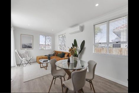 Photo of property in 21 Waione Avenue, Te Atatu Peninsula, Auckland, 0610