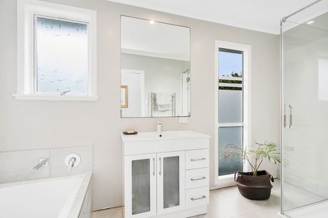 Photo of property in 12 Ringer Avenue, Matapouri, Whangarei, 0173