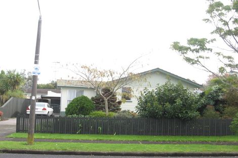 Photo of property in 18 Fiesta Drive, Half Moon Bay, Auckland, 2012