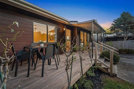 Photo of property in 2/30 Selwyn Crescent, Forrest Hill, Auckland, 0620