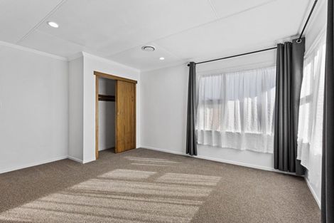 Photo of property in 84 Glover Road, Hawera, 4610