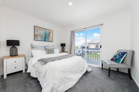 Photo of property in 2/43 Solveig Place, Randwick Park, Auckland, 2105
