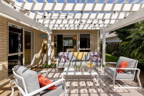 Photo of property in 587 Grenada Street, Papamoa Beach, Papamoa, 3118