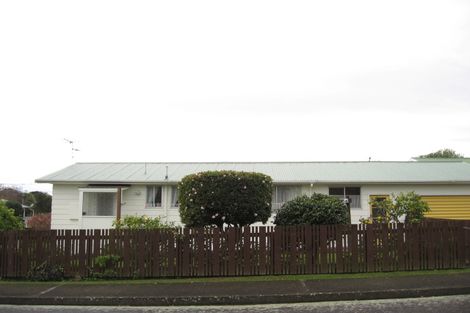 Photo of property in 2 Buckley Grove, Paraparaumu, 5032
