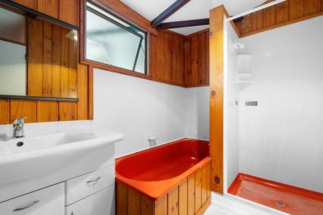 Photo of property in 13 Reynolds Place, Torbay, Auckland, 0630