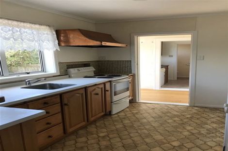 Photo of property in 805 Te Atatu Road, Te Atatu Peninsula, Auckland, 0610