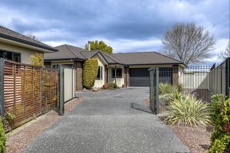 Photo of property in 19 Addington Place, Taradale, Napier, 4112