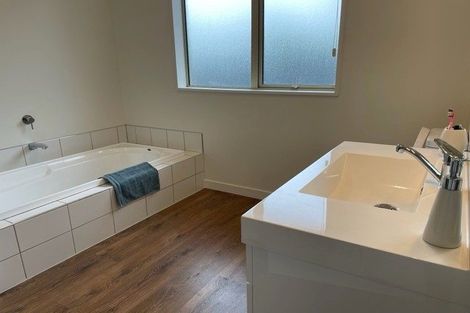 Photo of property in 17 Perrow Street, Wanaka, 9305