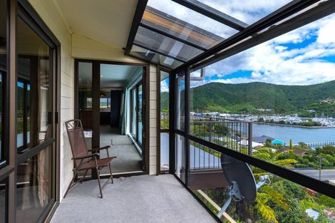 Photo of property in 324-328 Waikawa Road, Waikawa, Picton, 7220