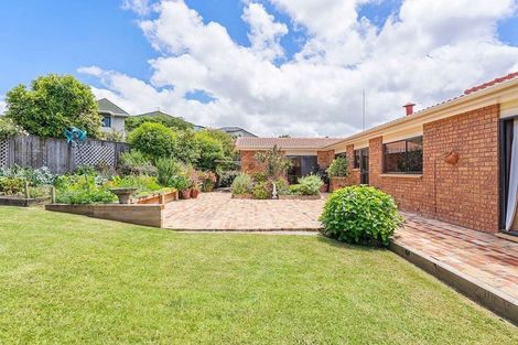 Photo of property in 5 Marina View Drive, West Harbour, Auckland, 0618