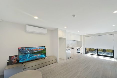 Photo of property in 42d Farringdon Street, Glen Innes, Auckland, 1072