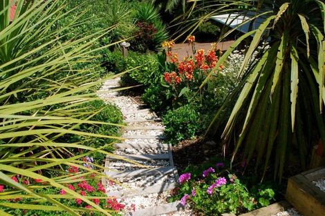 Photo of property in 9 Erua Road, Ostend, Waiheke Island, 1081