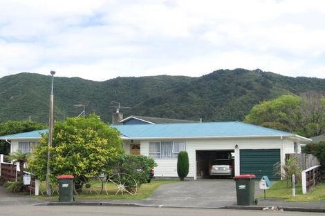 Photo of property in 16 Seattle Grove, Totara Park, Upper Hutt, 5018