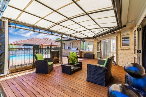 Photo of property in 14 Semillon Avenue, Henderson, Auckland, 0612