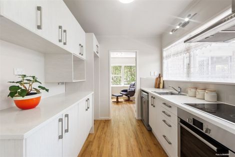 Photo of property in 9 Vanbrugh Place, Bucklands Beach, Auckland, 2014