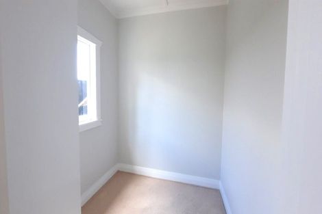 Photo of property in 4 Rotherham Terrace, Miramar, Wellington, 6022