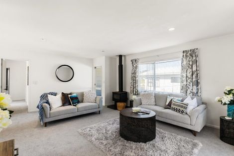 Photo of property in 12b Penton Road, Stanmore Bay, Whangaparaoa, 0932