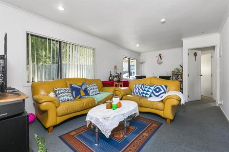 Photo of property in 37 Heathglen Place, Bayview, Auckland, 0629