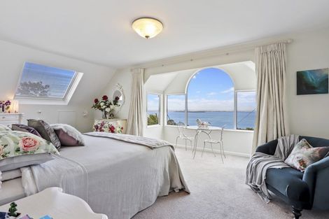 Photo of property in 98 Takahe Road, Titirangi, Auckland, 0604