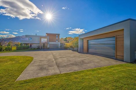Photo of property in 27 Ridgecrest, Wanaka, 9305