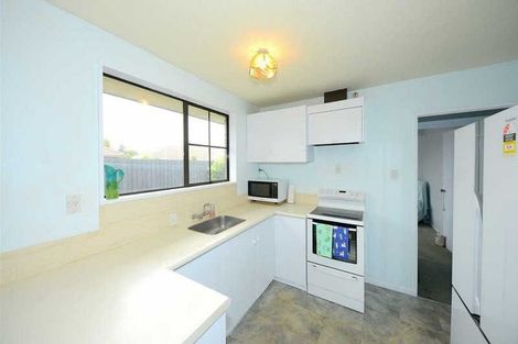 Photo of property in 2/5 Peebles Drive, Hei Hei, Christchurch, 8042