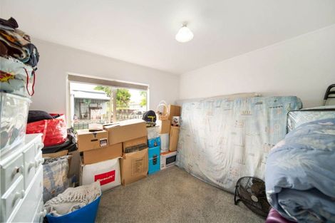 Photo of property in 1/142 Shifnal Drive, Randwick Park, Auckland, 2105