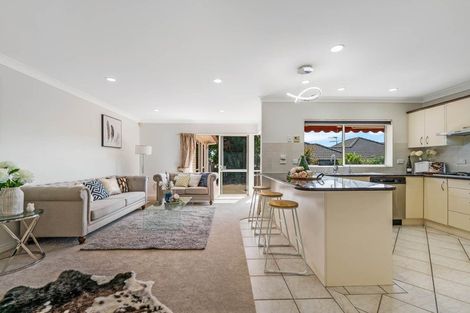 Photo of property in 10 Limerick Place, Dannemora, Auckland, 2016