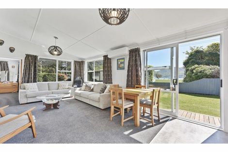 Photo of property in 20 Renata Road, Okiwi Bay, 7193