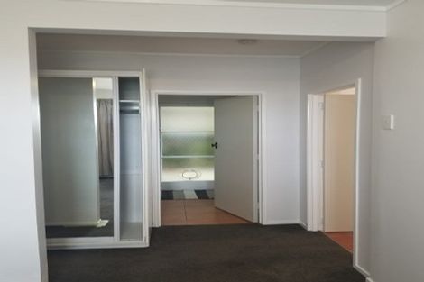 Photo of property in 1/4 Acacia Road, Torbay, Auckland, 0632