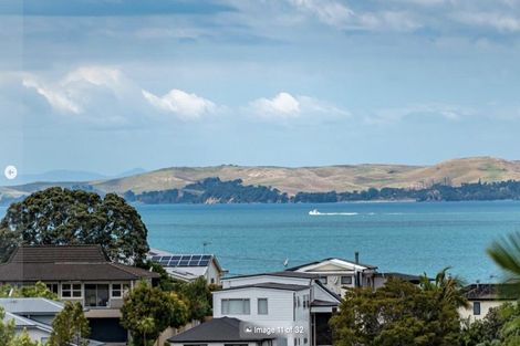 Photo of property in 2/55 Parr Terrace, Castor Bay, Auckland, 0620
