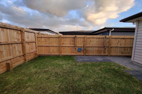 Photo of property in 23 Kapowai Boulevard, Takanini, 2112