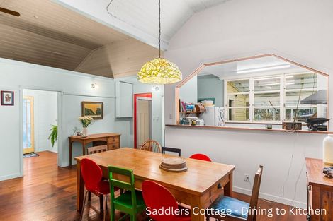 Photo of property in Saddlery Cottage, 3245 Paparoa-oakleigh Road, Paparoa, 0571