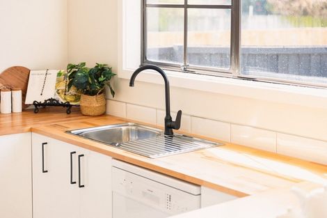 Photo of property in 10 England Street, Phillipstown, Christchurch, 8011