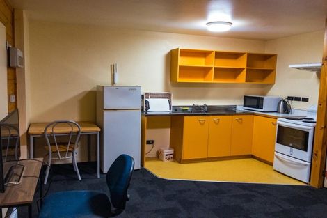 Photo of property in 3/125 Carrington Road, Point Chevalier, Auckland, 1025