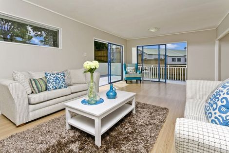 Photo of property in 1/23 Target Road, Totara Vale, Auckland, 0629