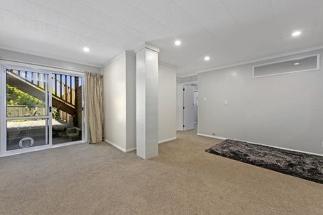 Photo of property in 35 Oakleigh Street, Maungaraki, Lower Hutt, 5010
