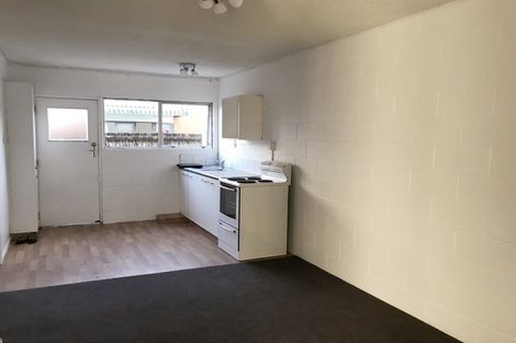 Photo of property in 2/3 Tralee Place, Hillcrest, Hamilton, 3216