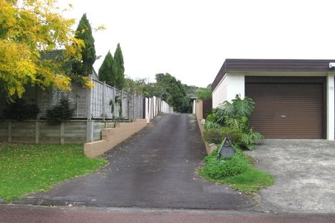 Photo of property in 11 Ganymede Place, Half Moon Bay, Auckland, 2012