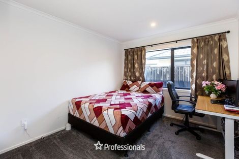 Photo of property in 3 Nikau Lane, Timberlea, Upper Hutt, 5018