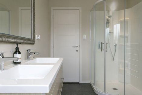 Photo of property in 2/500 Kinloch Road, Kinloch, Taupo, 3377