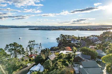 Photo of property in 27 Rosecamp Road, Beach Haven, Auckland, 0626