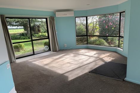 Photo of property in 81 Ohinepanea Road, Pukehina, Te Puke, 3186