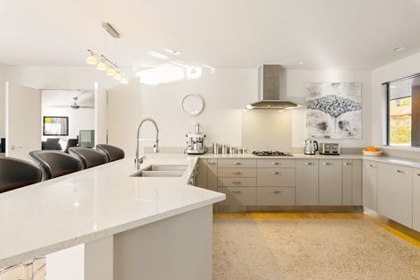 Photo of property in 14 Monkton Close, Greenhithe, Auckland, 0632