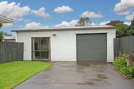 Photo of property in 30 Riverside Drive, Waiuku, 2123