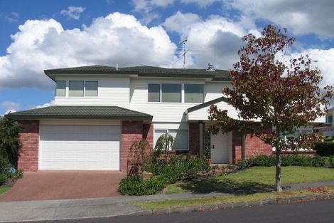 Photo of property in 25 Whiting Grove, West Harbour, Auckland, 0618